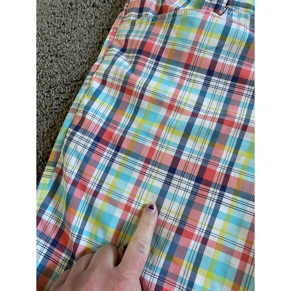 Callaway Plaid Women's Golf Shorts - Picture 7 of 7